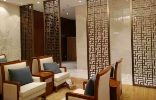 酒店不銹鋼屏風(fēng)安裝應(yīng)該注意什么？